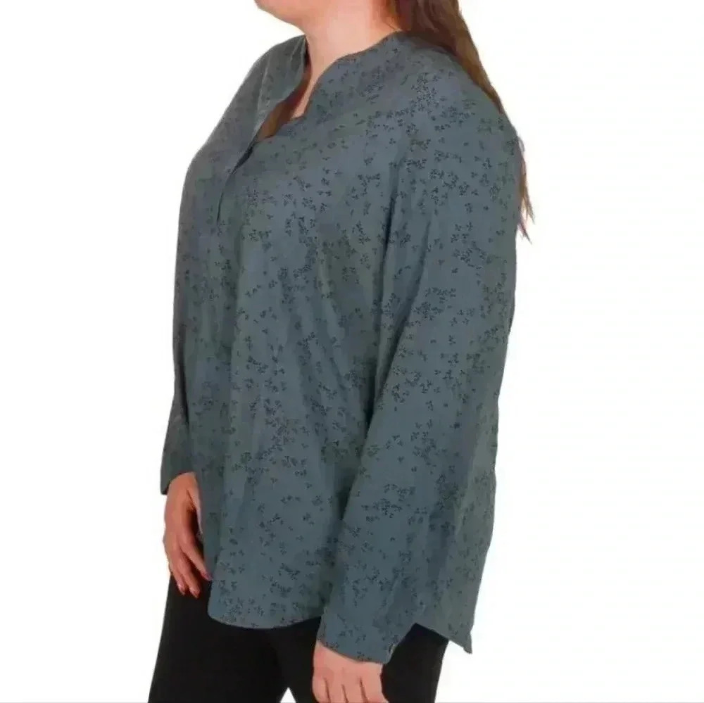 New! Hilary Radley Long  Sleeved Print Blouse Medium Grey Blue Black Top